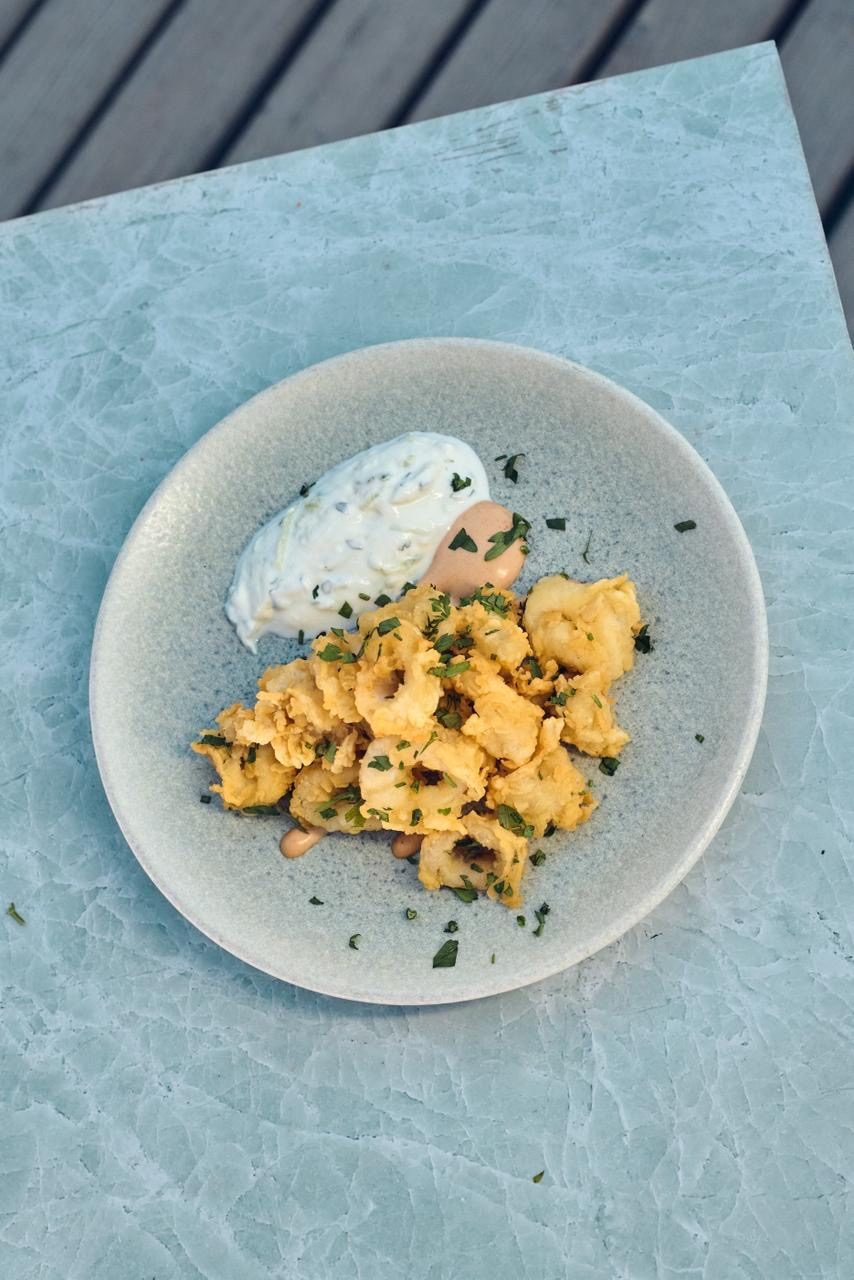 Fried calamari with tzatziki